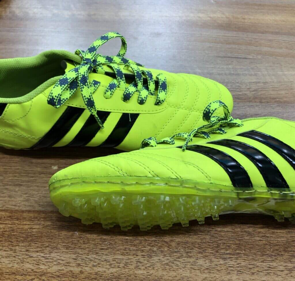 khâu đế giày adidas